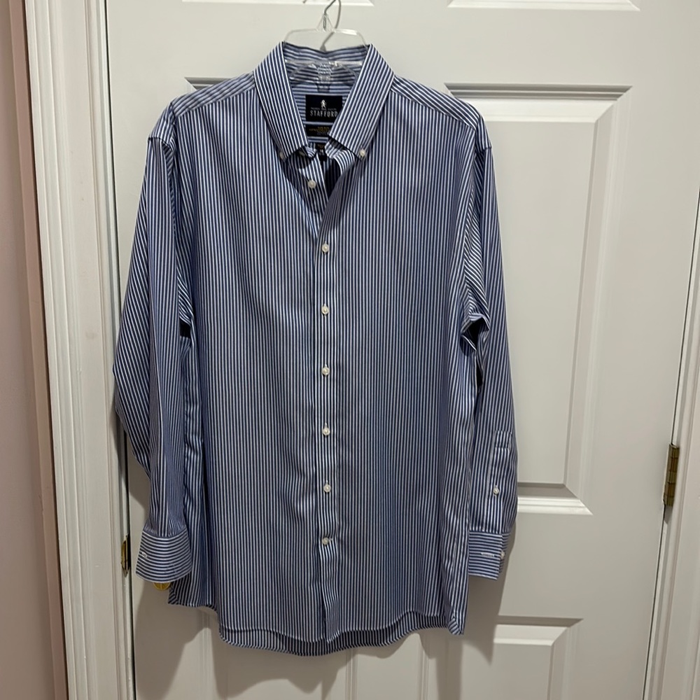 Stafford men’s, non iron cotton pinpoint Oxford,Reg fit 16 32-33. Blue/white